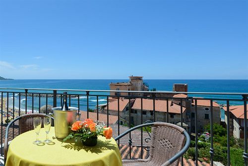 Hotel La Pergola Santa Maria di Castellabate Exterior photo