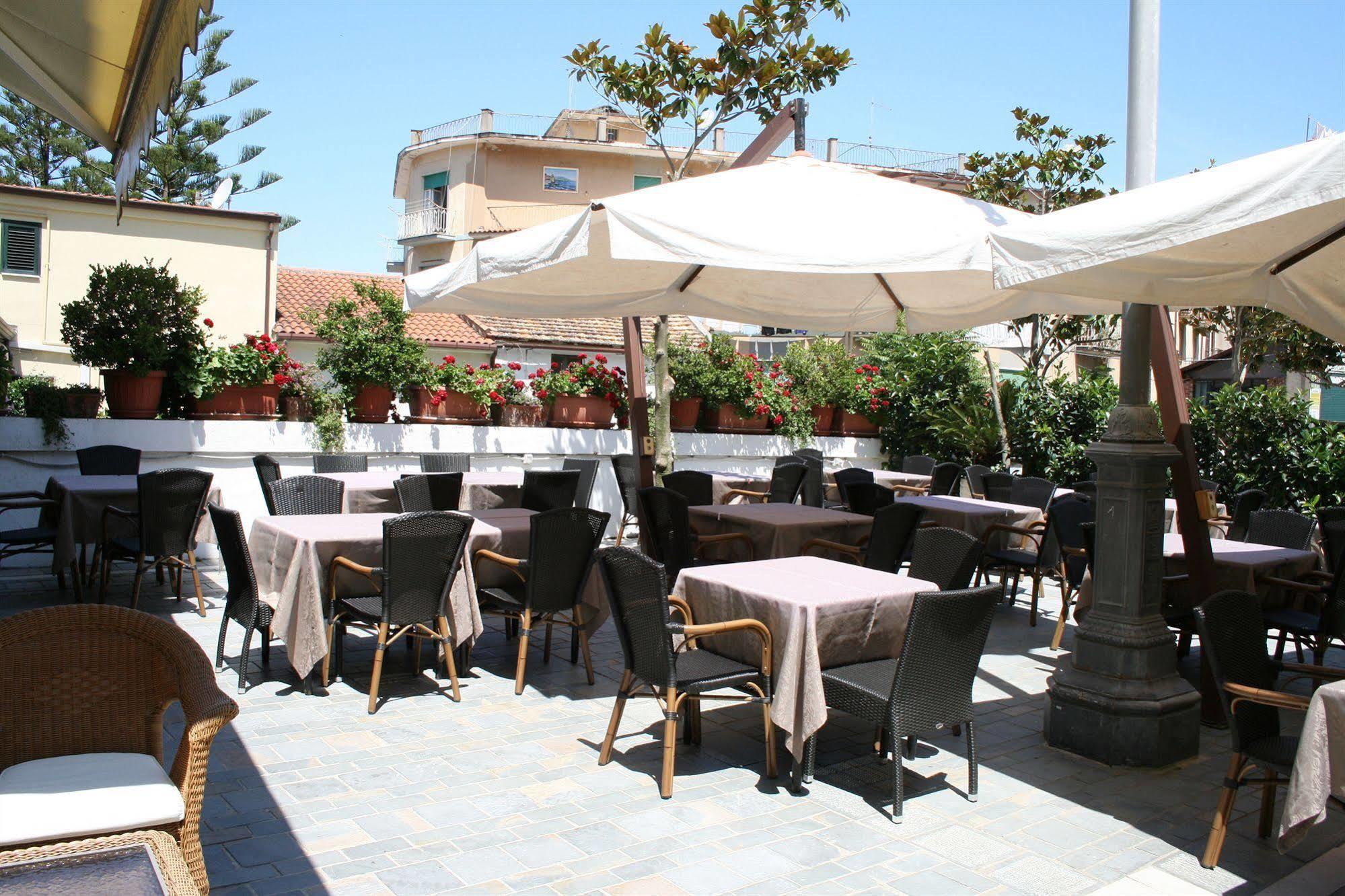 Hotel La Pergola Santa Maria di Castellabate Exterior photo
